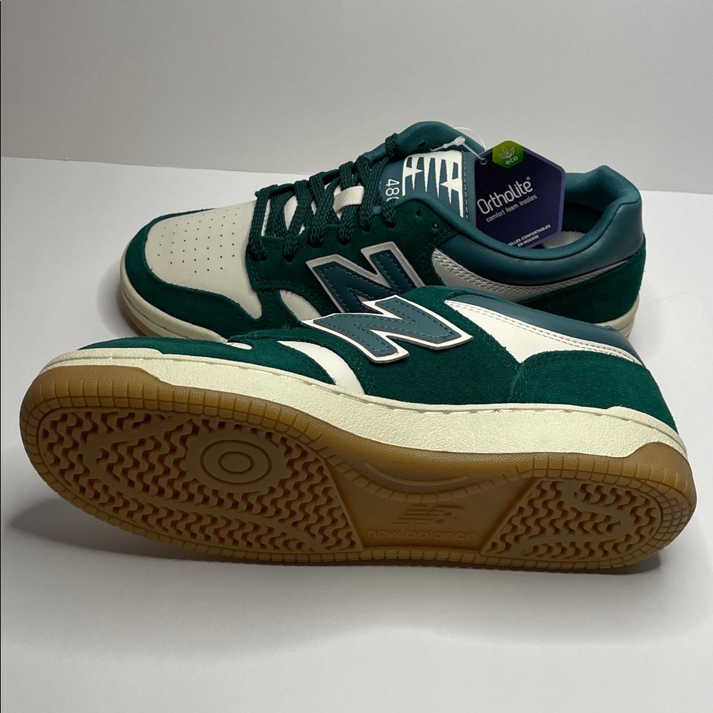 NIB New Balance Women’s Green & Cream Low-Top Sneaker.  Size 7.5 - Picture 4 of 5